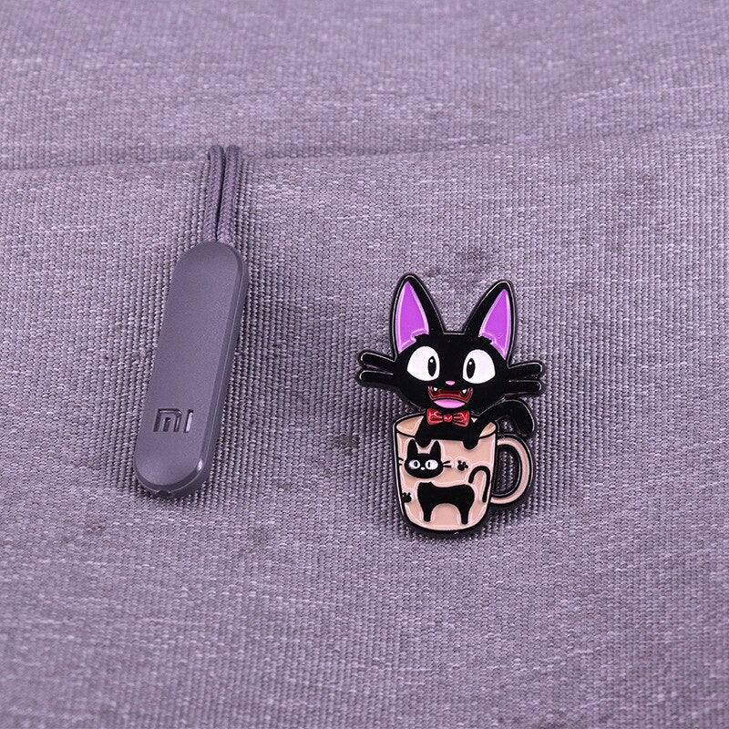 Kiki&#39;s Delivery Hard Enamel Pins Custom Cartoon Animal Cute Gigi Cat Brooches Anime Collect Lapel Badges Jewelry Gifts Wholesale Studio Ghibli