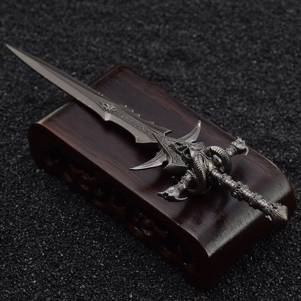 14cm World of Warcraft Frostmourne Gun Color Alloy Swords Game Keychain Weapons Model Replica Toy for Kid Katana Christmas Gifts