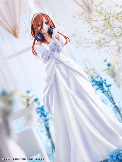 24cm The Quintessential Quintuplets 2 Miku Nakano Wedding Ver. 1/7  PVC Action Figure Collection Model Toy doll Gifts