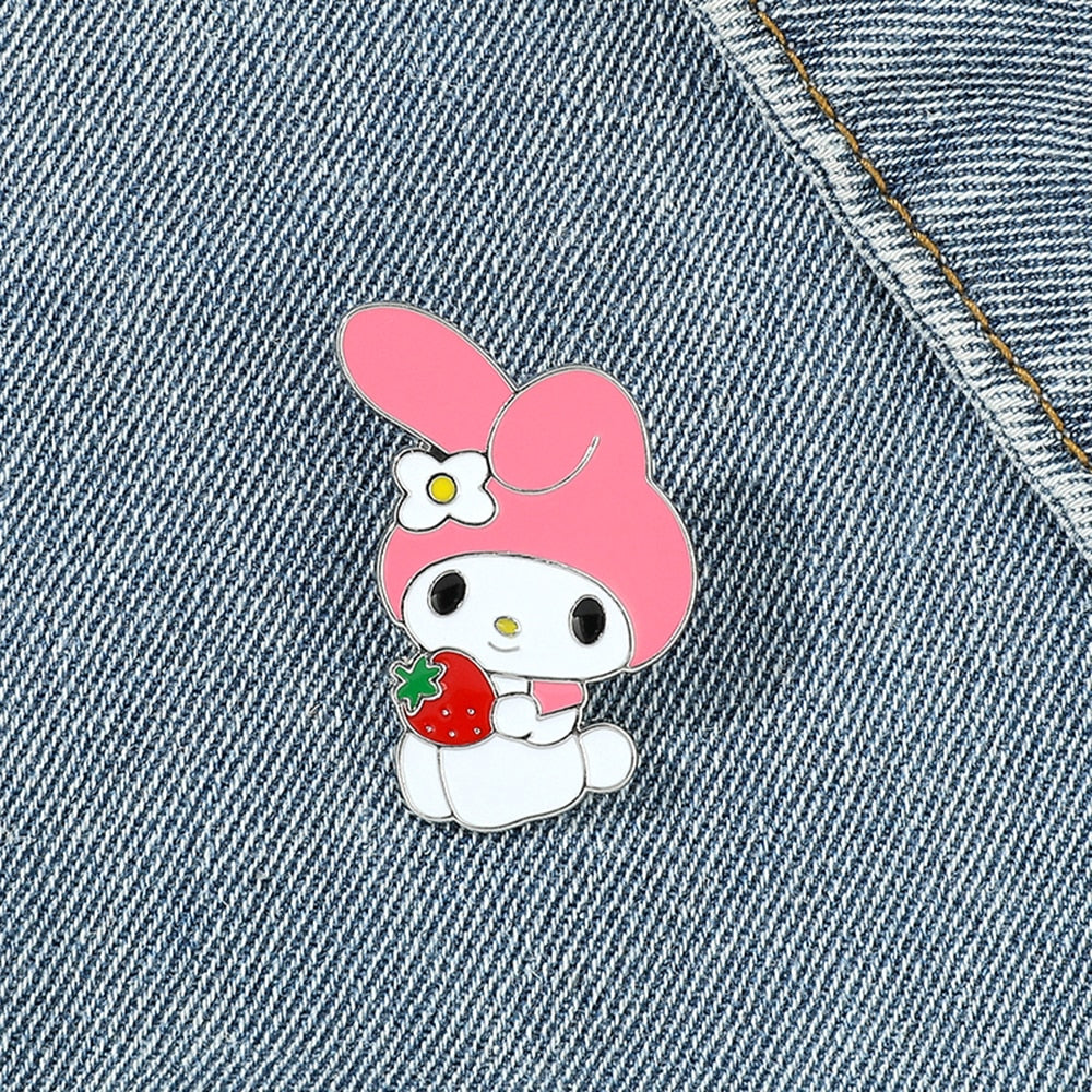 Fashion Kawaii Cinnamoroll My Melody Hello Kitty Sanrio Brooch Strawberry Creative Cute Metal Brooch Wholesale