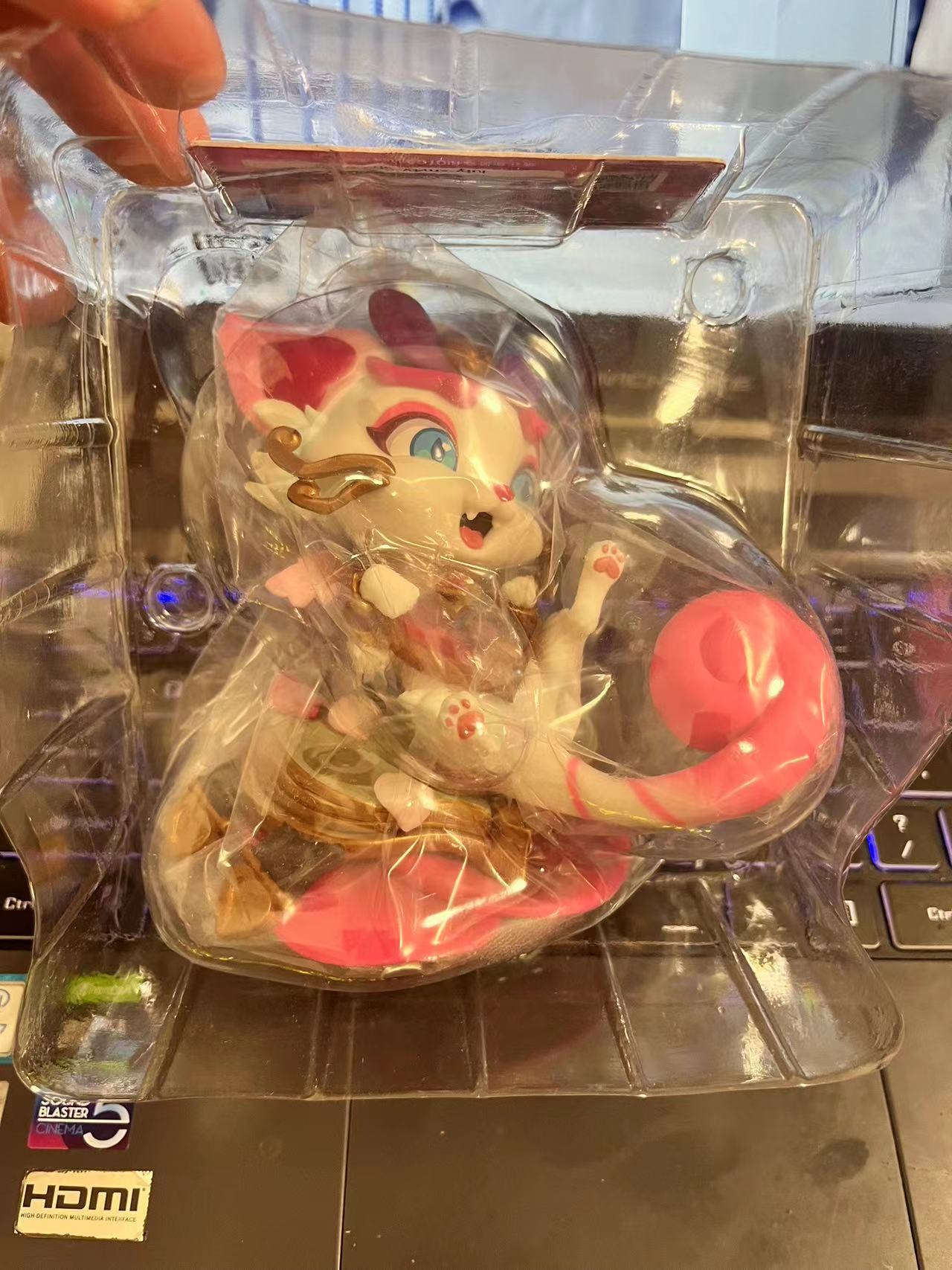 In Stock League of Legends Anime Figure Valentine's Day Limited Soul-searching Cat Yuumi Colorful Suit Limited Collection Model